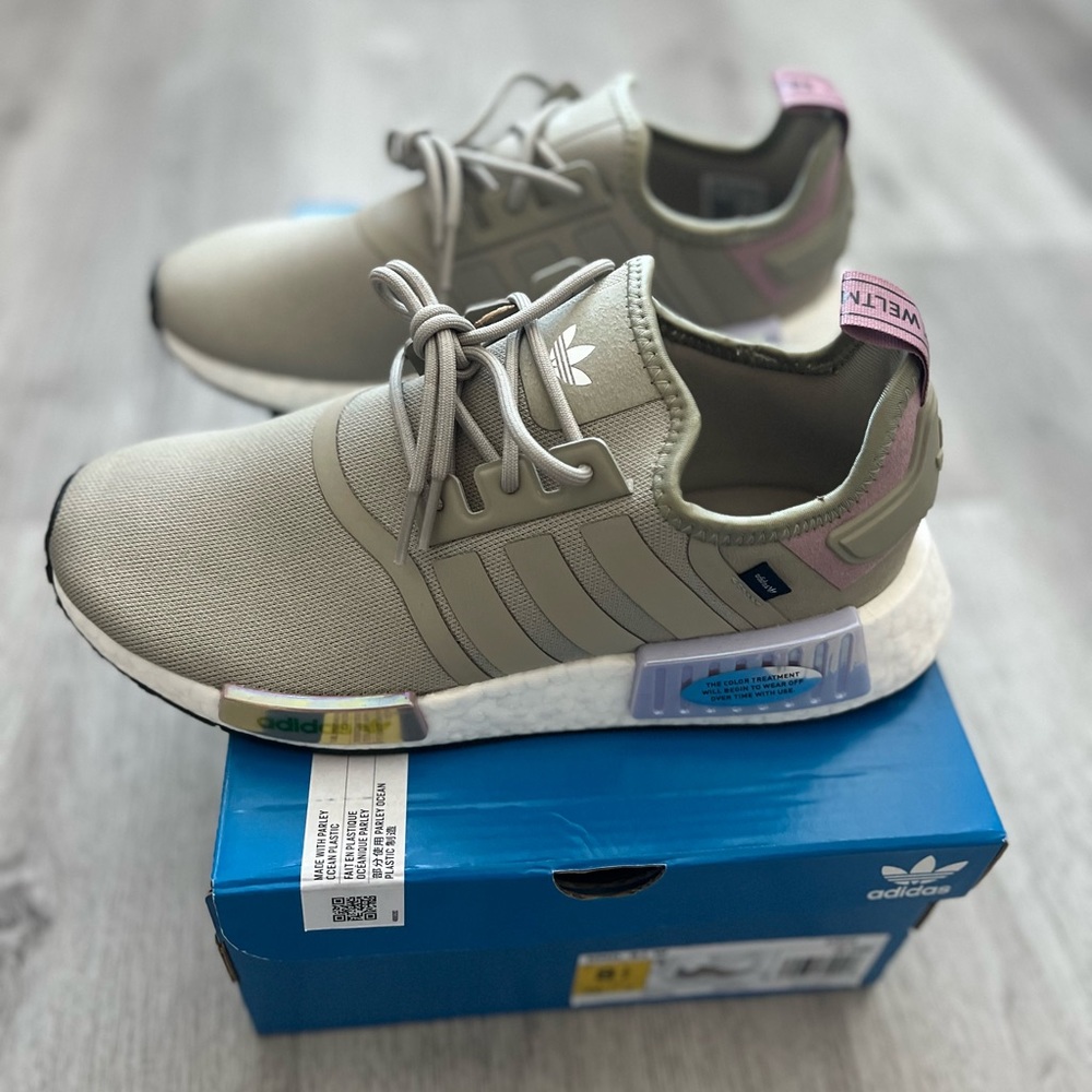 NMD R1 ADIDAS Women’s Shoes